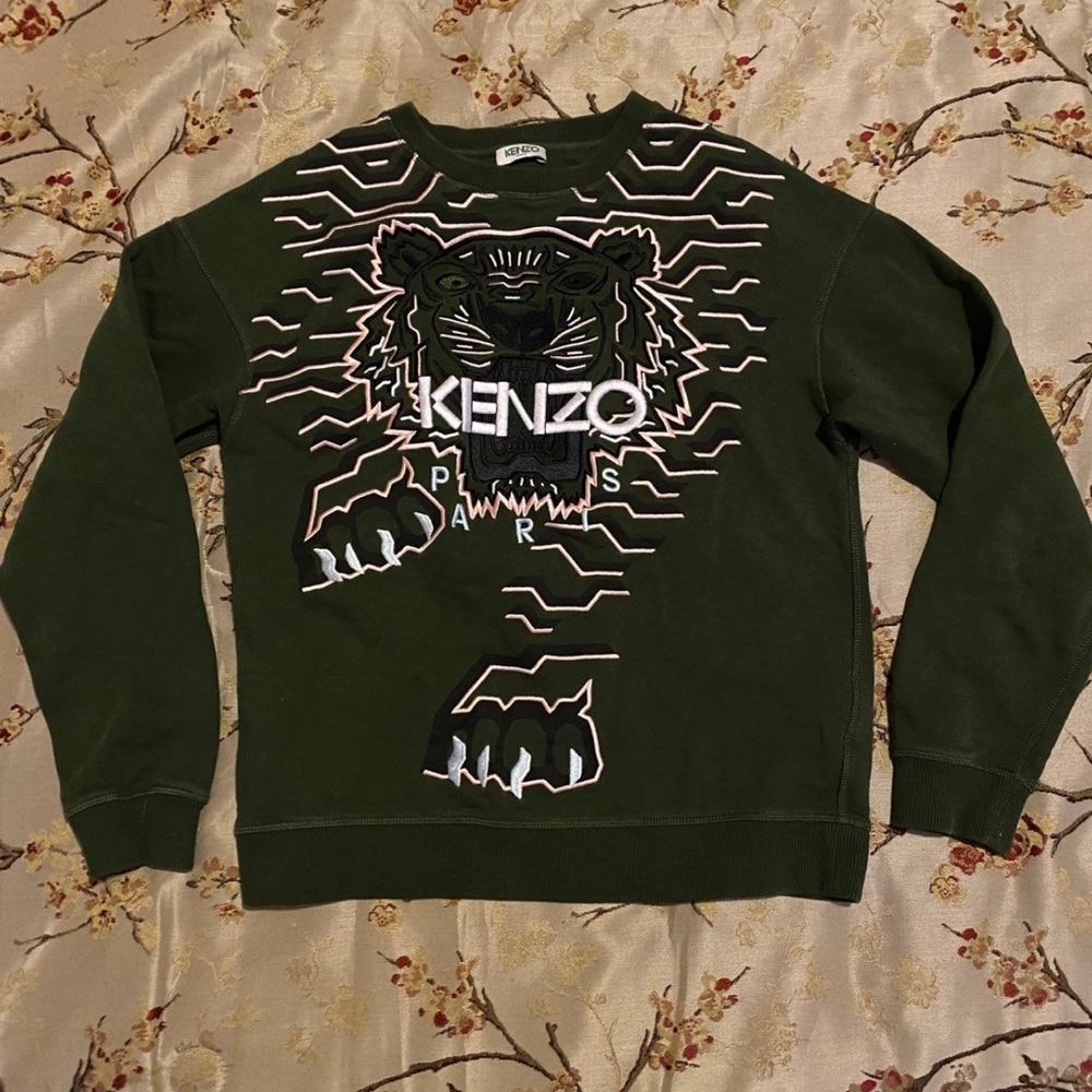 Kenzo Tiger Green Sweatershirt!! 😍❤️